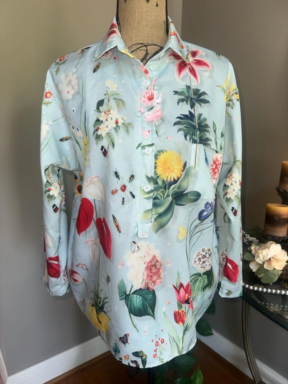 Charming Boutique Light Blue Floral Half Button Down -Front Blouse NWOT size M